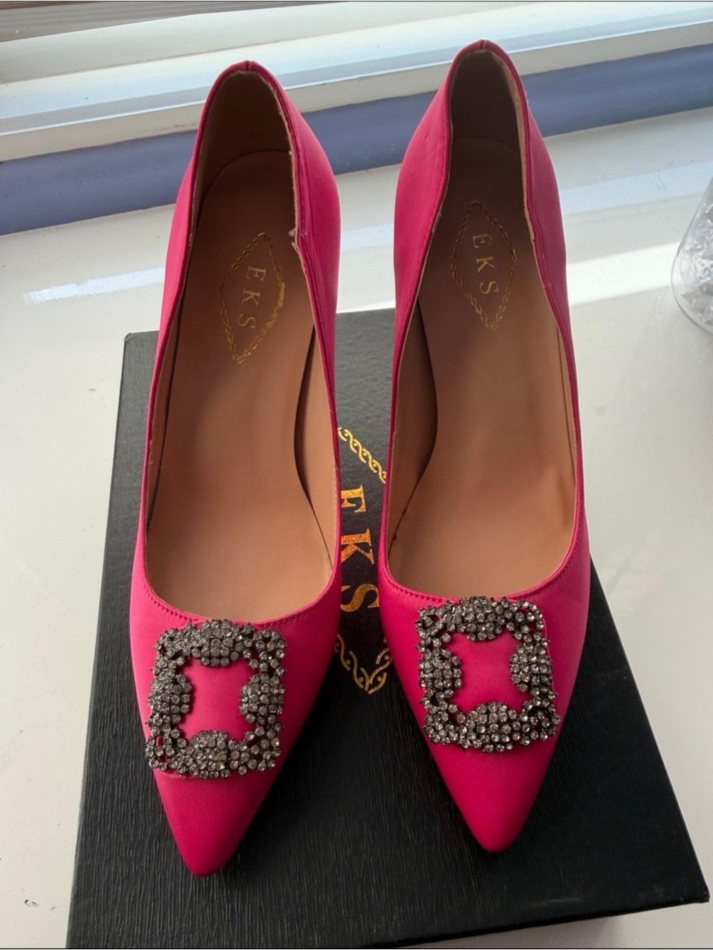 Fuchsia Satin Pointed Toe Crystal Buckle Pumps size 8.5